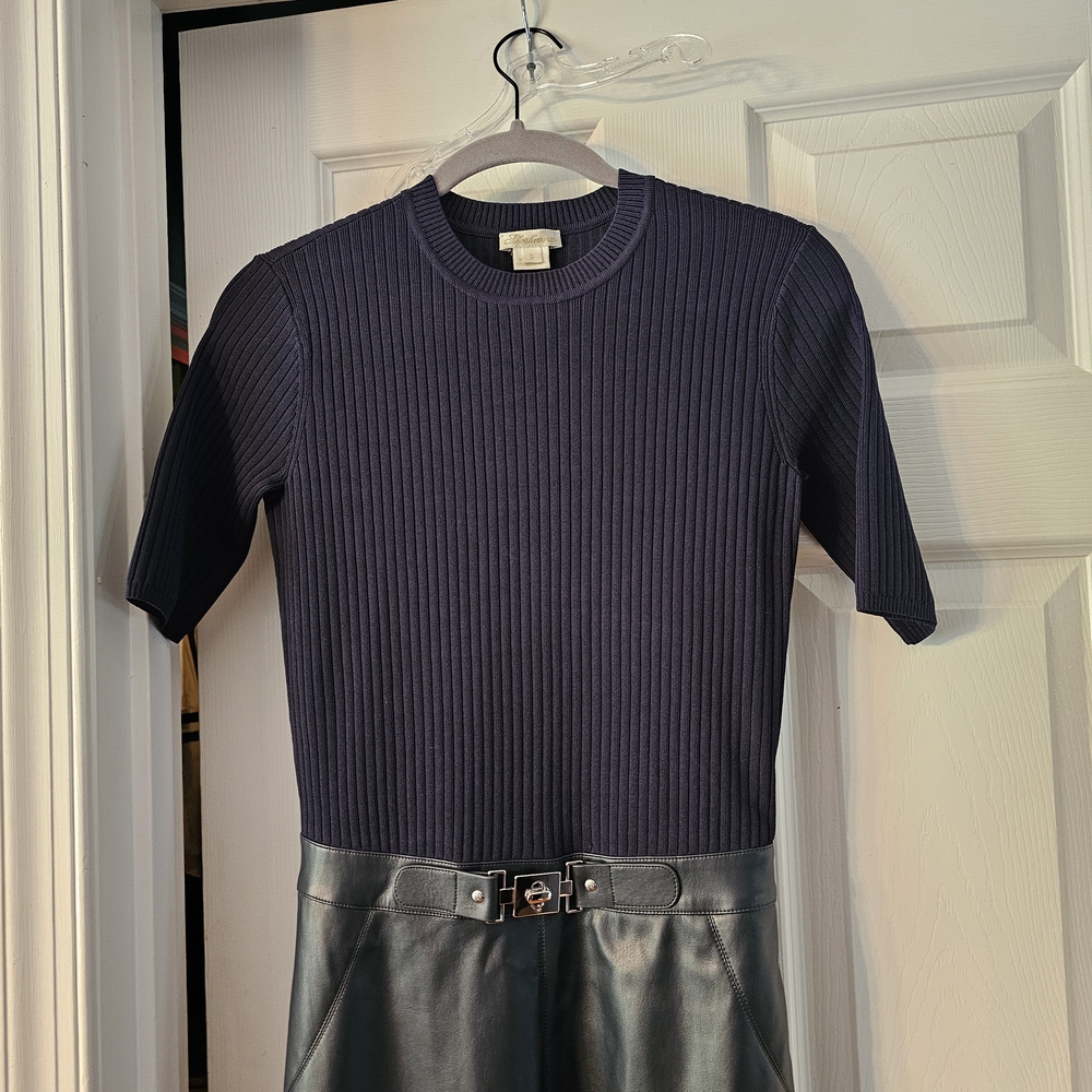 Studio Black Ribbed Top - Picture 2 of 10